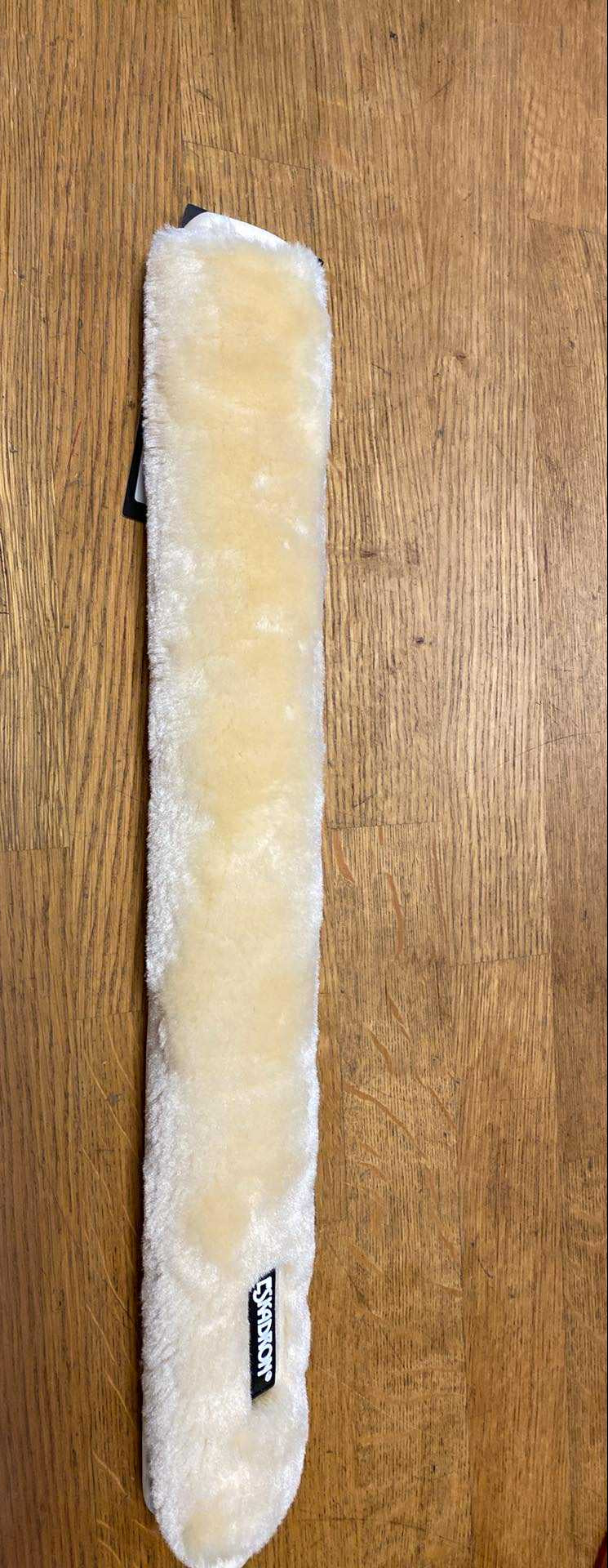 Eskadron Martingal Beskytter