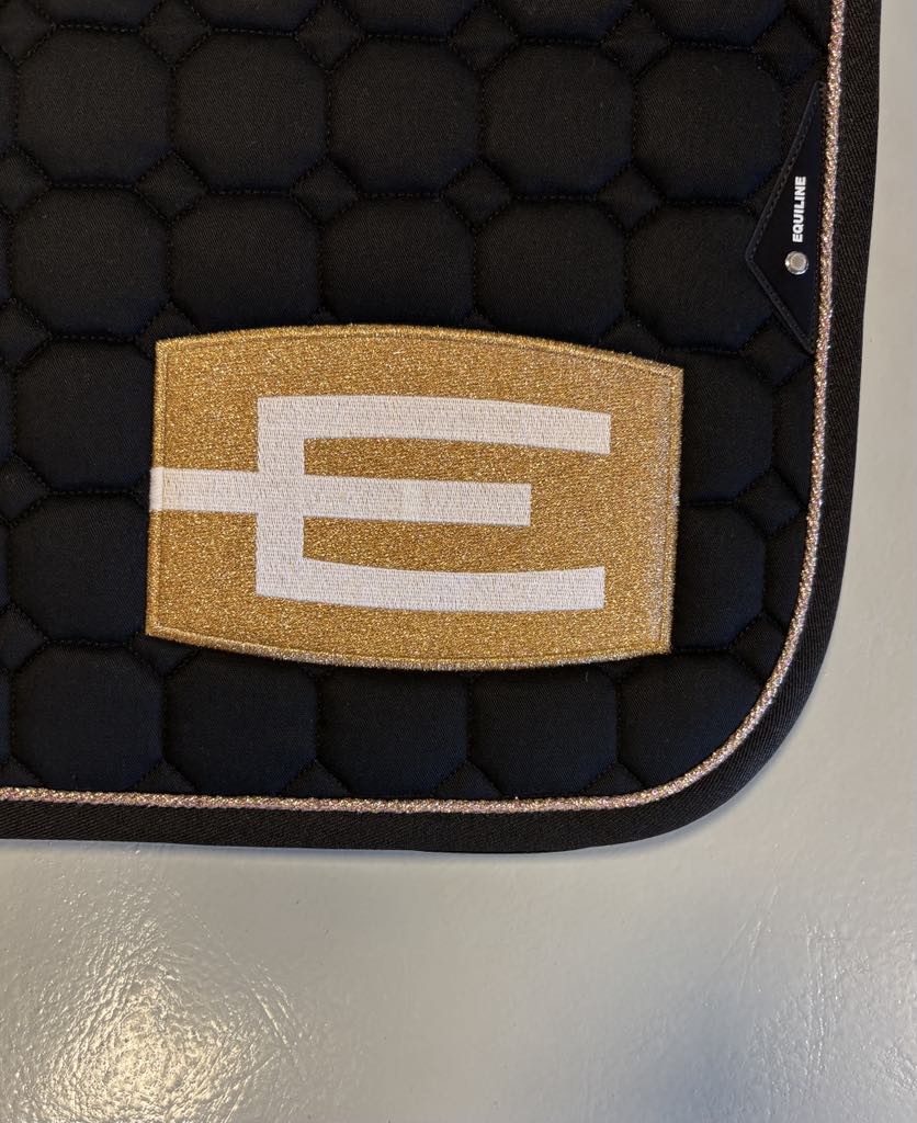 Equiline sjabrak m/glitter og enkel piping